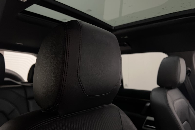 2023 (73) LAND ROVER DEFENDER 3.0 D300 X-Dynamic SE 110 5dr Auto 4970623