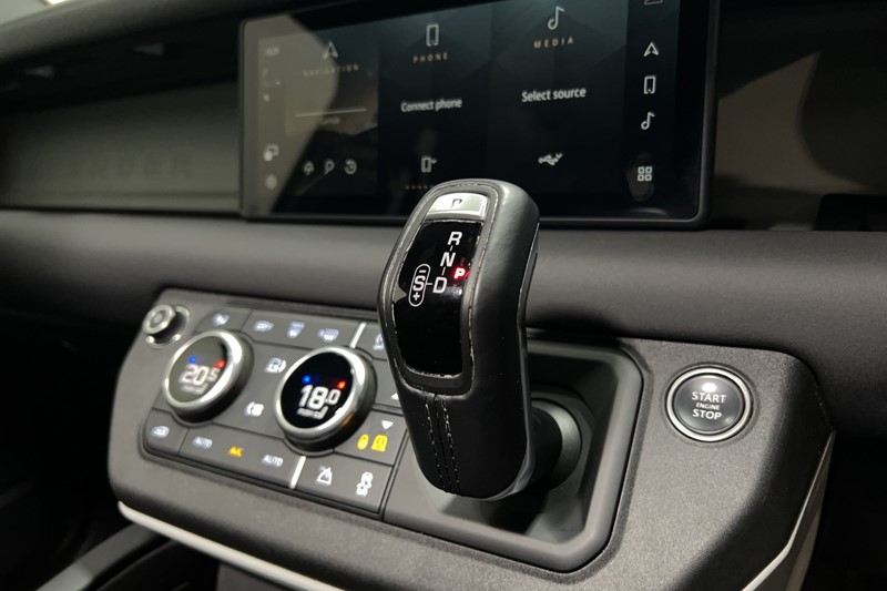 2023 (73) LAND ROVER DEFENDER 3.0 D300 X-Dynamic SE 110 5dr Auto 4970630