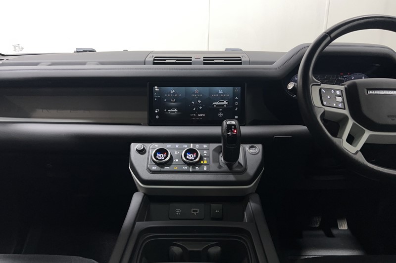 2023 (73) LAND ROVER DEFENDER 3.0 D300 X-Dynamic SE 110 5dr Auto 4970614