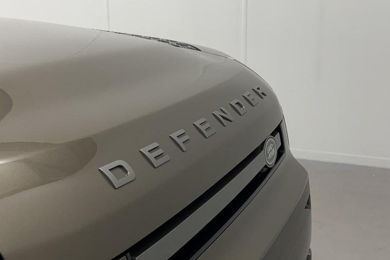 2023 (73) LAND ROVER DEFENDER 3.0 D300 X-Dynamic SE 110 5dr Auto 4970657