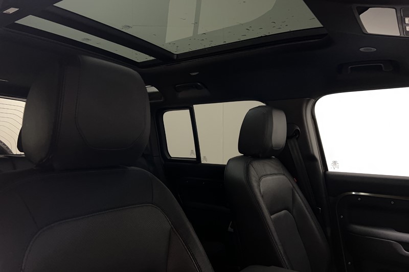 2023 (73) LAND ROVER DEFENDER 3.0 D300 X-Dynamic SE 110 5dr Auto 4970622