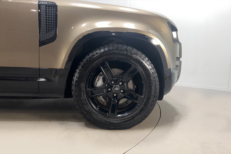 2023 (73) LAND ROVER DEFENDER 3.0 D300 X-Dynamic SE 110 5dr Auto 4970611