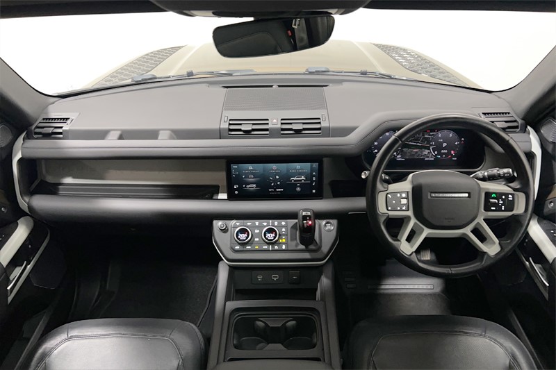 2023 (73) LAND ROVER DEFENDER 3.0 D300 X-Dynamic SE 110 5dr Auto 4970612