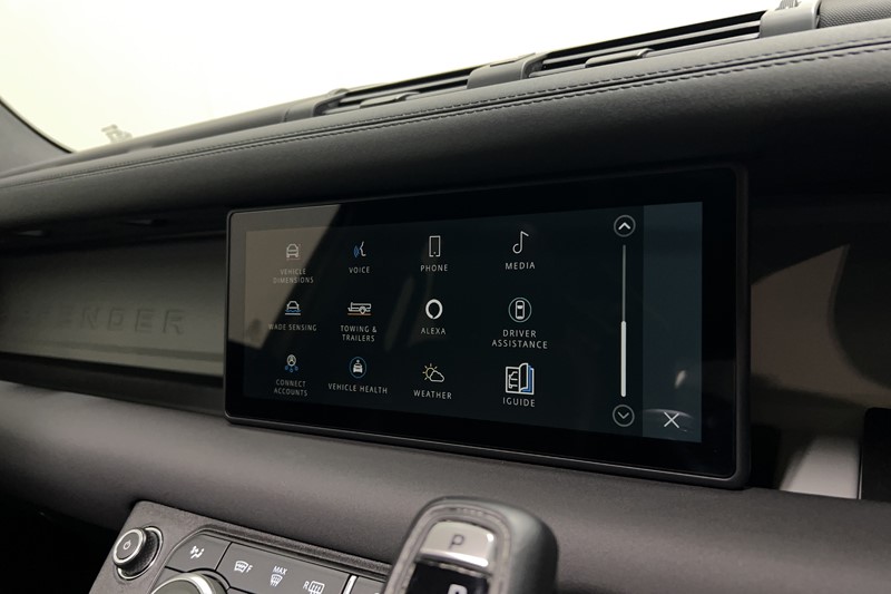 2023 (73) LAND ROVER DEFENDER 3.0 D300 X-Dynamic SE 110 5dr Auto 4970637