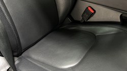 2023 (73) LAND ROVER DEFENDER 3.0 D300 X-Dynamic SE 110 5dr Auto 4970621