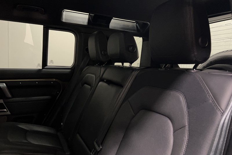 2023 (73) LAND ROVER DEFENDER 3.0 D300 X-Dynamic SE 110 5dr Auto 4970644