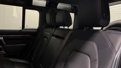 2023 (73) LAND ROVER DEFENDER 3.0 D300 X-Dynamic SE 110 5dr Auto 4970644