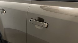 2023 (73) LAND ROVER DEFENDER 3.0 D300 X-Dynamic SE 110 5dr Auto 4970653