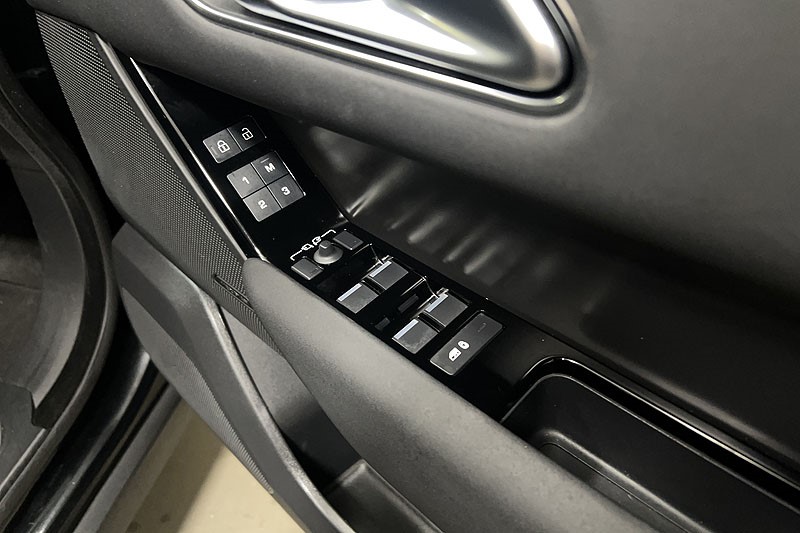 2023 (73) LAND ROVER RANGE ROVER VELAR 2.0 D200 MHEV Dynamic SE 5dr Auto 4991917