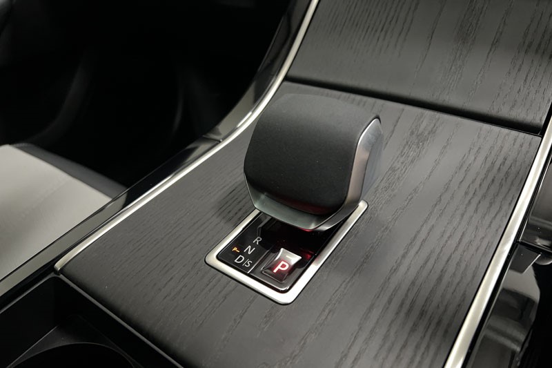 2025 (25) LAND ROVER RANGE ROVER VELAR 2.0 P400e Autobiography 5dr Auto [Revised] 4990021