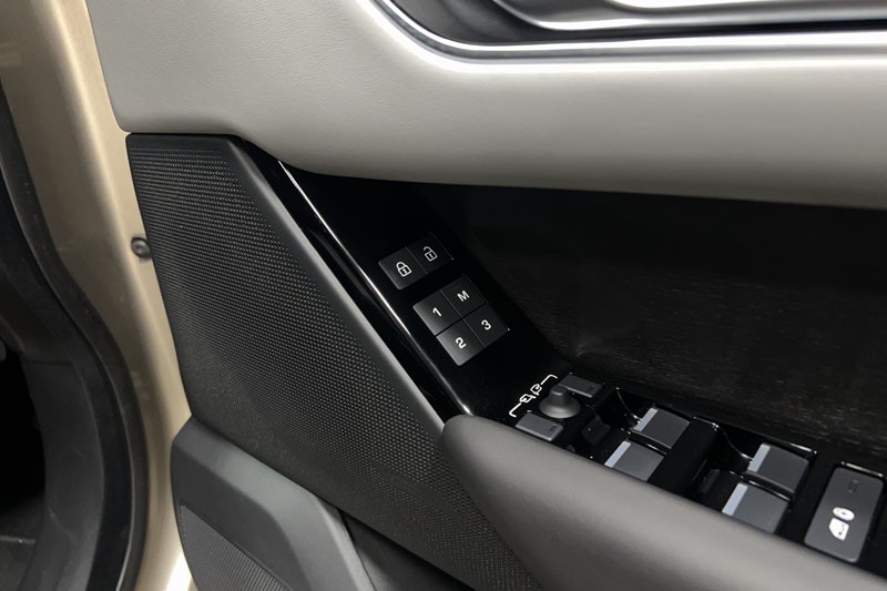 2025 (25) LAND ROVER RANGE ROVER VELAR 2.0 P400e Autobiography 5dr Auto [Revised] 4990011