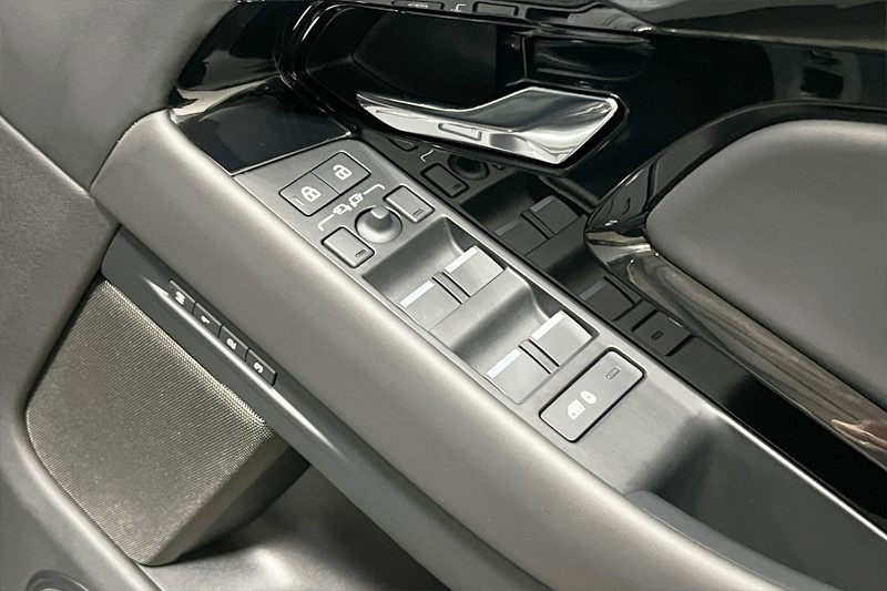 2025 (25) LAND ROVER RANGE ROVER EVOQUE 2.0 D200 Autobiography 5dr Auto [Revised] 4990439