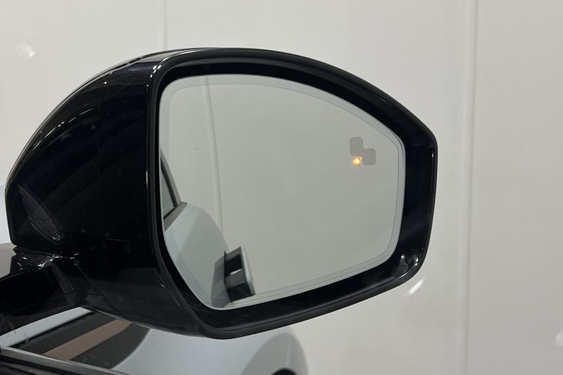 2025 (25) LAND ROVER RANGE ROVER EVOQUE 2.0 D200 Autobiography 5dr Auto [Revised] 4990441