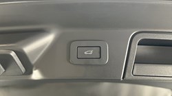 2024 (24) LAND ROVER RANGE ROVER VELAR 2.0 D200 MHEV Dynamic HSE 5dr Auto 5003140