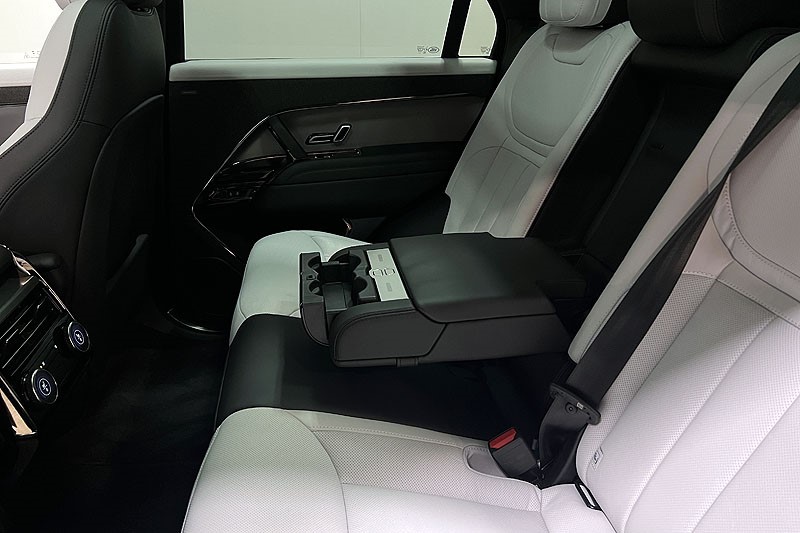 2025 (74) LAND ROVER RANGE ROVER SPORT 3.0 D300 Dynamic SE 5dr Auto 4990410