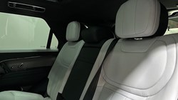 2025 (74) LAND ROVER RANGE ROVER SPORT 3.0 D300 Dynamic SE 5dr Auto 4990407