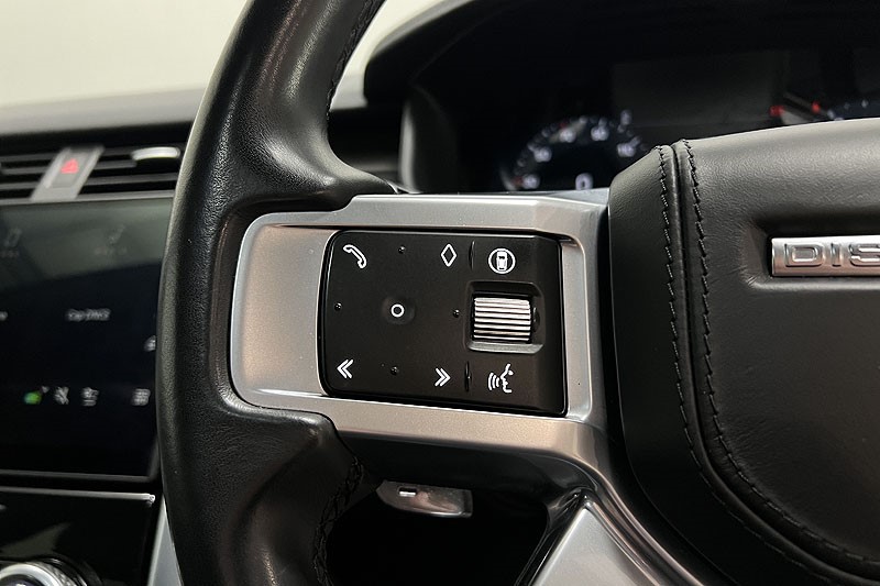 2024 (24) LAND ROVER DISCOVERY 3.0 D300 Metropolitan Edition 5dr Auto 5003847