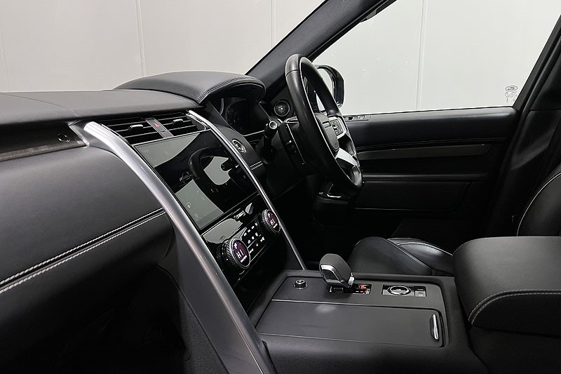 2024 (24) LAND ROVER DISCOVERY 3.0 D300 Metropolitan Edition 5dr Auto 5003864