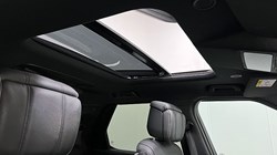 2024 (24) LAND ROVER DISCOVERY 3.0 D300 Metropolitan Edition 5dr Auto 5003845