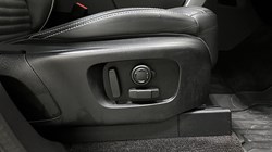 2024 (24) LAND ROVER DISCOVERY 3.0 D300 Metropolitan Edition 5dr Auto 5003841