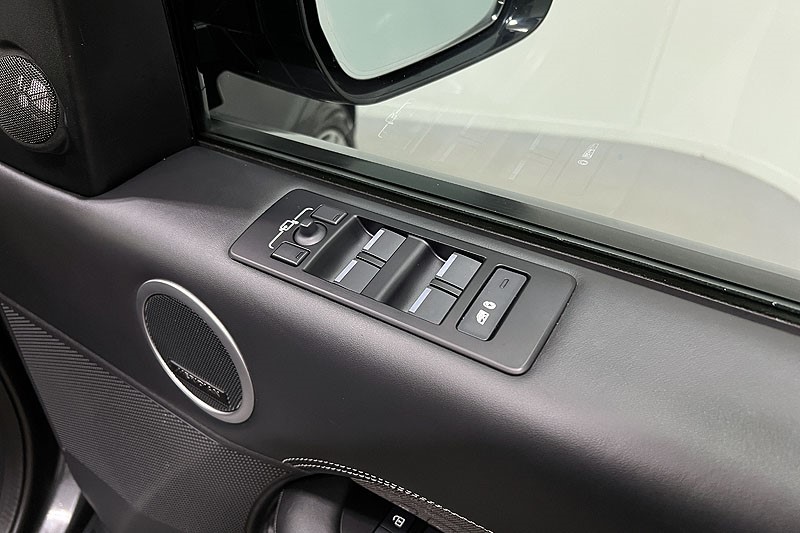 2024 (24) LAND ROVER DISCOVERY 3.0 D300 Metropolitan Edition 5dr Auto 5003839