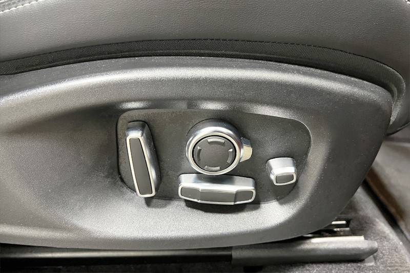 2023 (23) JAGUAR E-PACE 2.0 D200 R-Dynamic HSE 5dr Auto 4983504