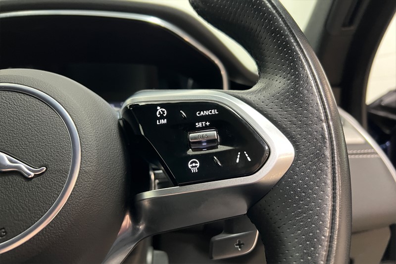 2021 (21) JAGUAR F-PACE 2.0 D200 R-Dynamic S 5dr Auto AWD 5036382