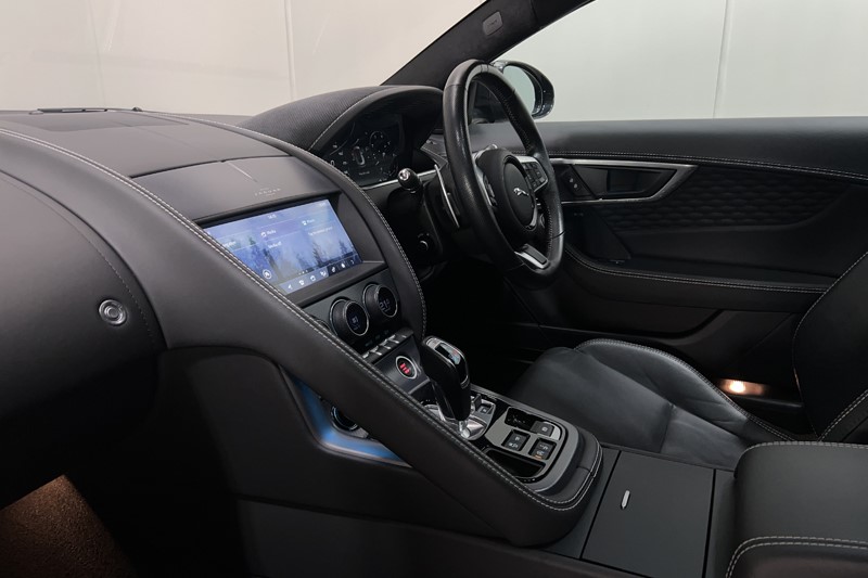 2022 (72) JAGUAR F-TYPE 5.0 P450 S/C V8 R-Dynamic Black 2dr Auto AWD 4990841