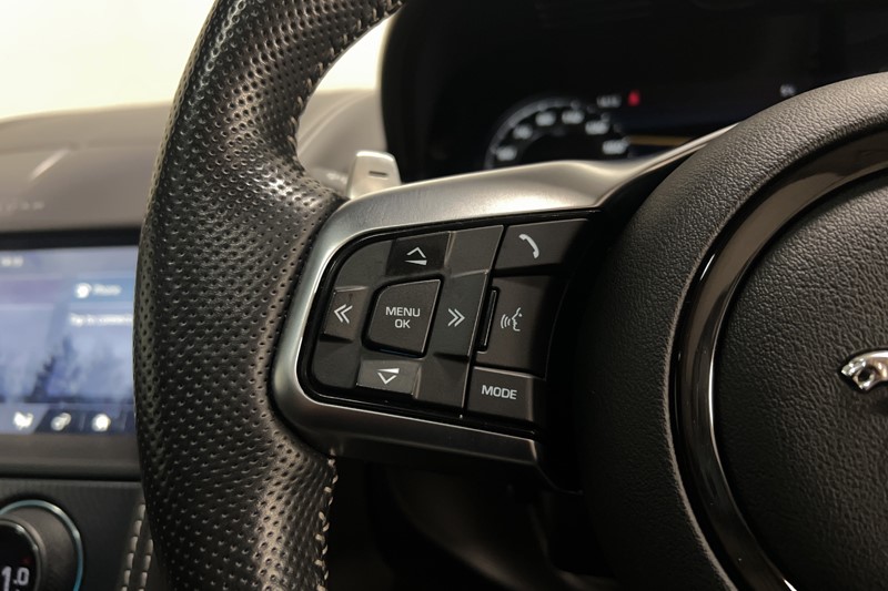 2022 (72) JAGUAR F-TYPE 5.0 P450 S/C V8 R-Dynamic Black 2dr Auto AWD 4990823