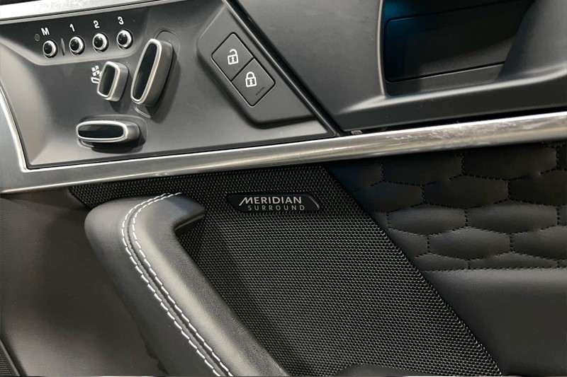 2022 (72) JAGUAR F-TYPE 5.0 P450 S/C V8 R-Dynamic Black 2dr Auto AWD 4990815