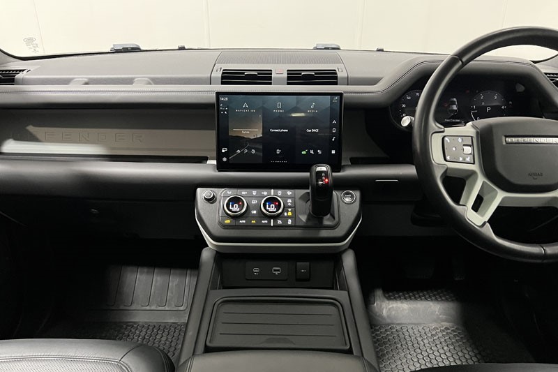 2023 (72) LAND ROVER DEFENDER 3.0 D250 HSE 110 5dr Auto 5003226