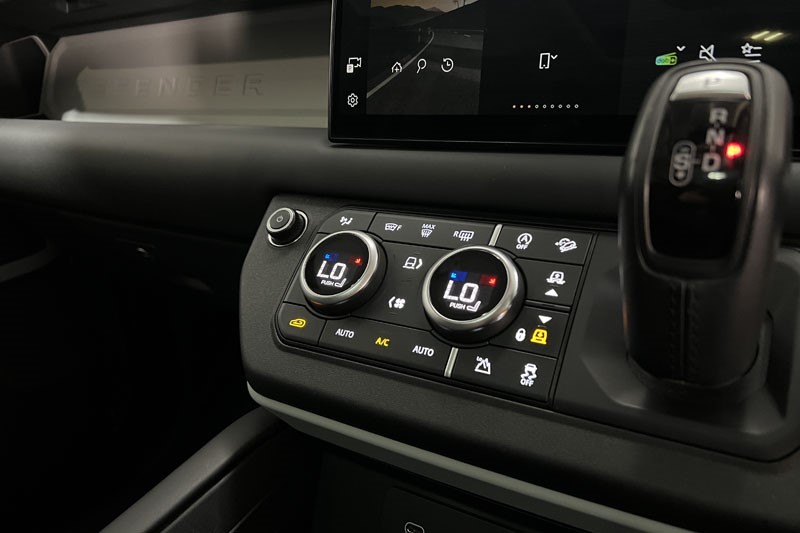 2023 (72) LAND ROVER DEFENDER 3.0 D250 HSE 110 5dr Auto 5003242