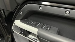 2023 (72) LAND ROVER DEFENDER 3.0 D250 HSE 110 5dr Auto 5003231