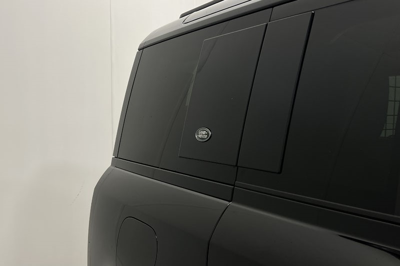 2023 (72) LAND ROVER DEFENDER 3.0 D250 HSE 110 5dr Auto 5003266