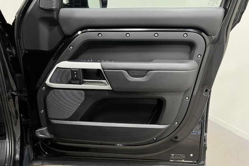 2023 (72) LAND ROVER DEFENDER 3.0 D250 HSE 110 5dr Auto 5003229