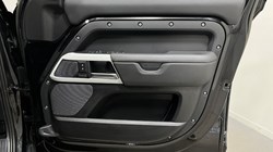 2023 (72) LAND ROVER DEFENDER 3.0 D250 HSE 110 5dr Auto 5003229