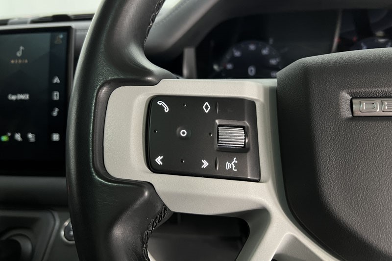 2023 (72) LAND ROVER DEFENDER 3.0 D250 HSE 110 5dr Auto 5003238