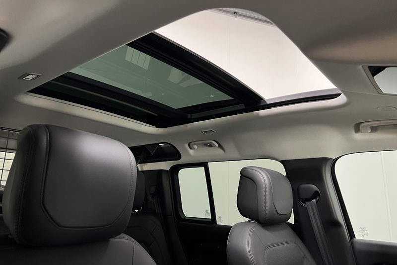 2023 (72) LAND ROVER DEFENDER 3.0 D250 HSE 110 5dr Auto 5003236