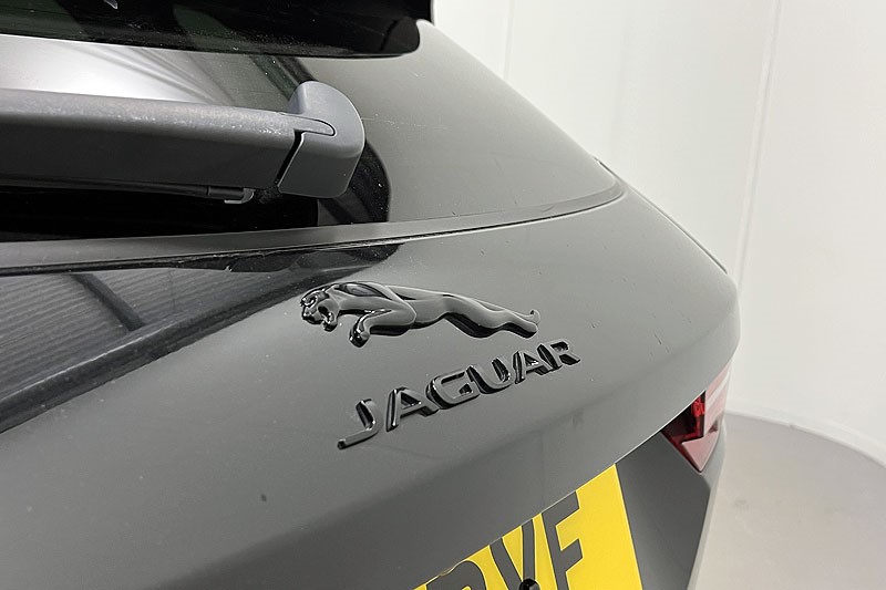 2021 (21) JAGUAR F-PACE 2.0 D200 R-Dynamic HSE 5dr Auto AWD 5082382