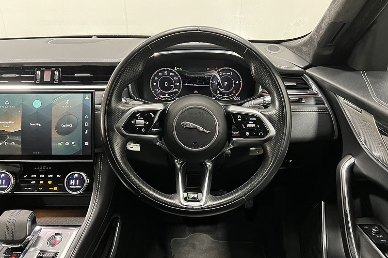 2021 (21) JAGUAR F-PACE 2.0 D200 R-Dynamic HSE 5dr Auto AWD 5082352