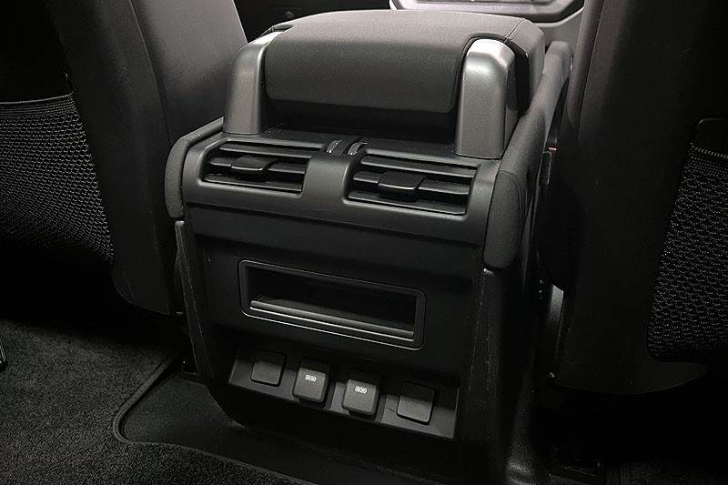 2023 (23) LAND ROVER DEFENDER 3.0 D250 X-Dynamic SE 90 3dr Auto 4994095