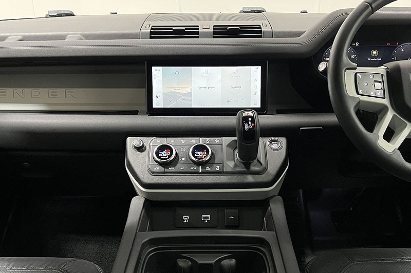 2023 (23) LAND ROVER DEFENDER 3.0 D250 X-Dynamic SE 90 3dr Auto 4994093