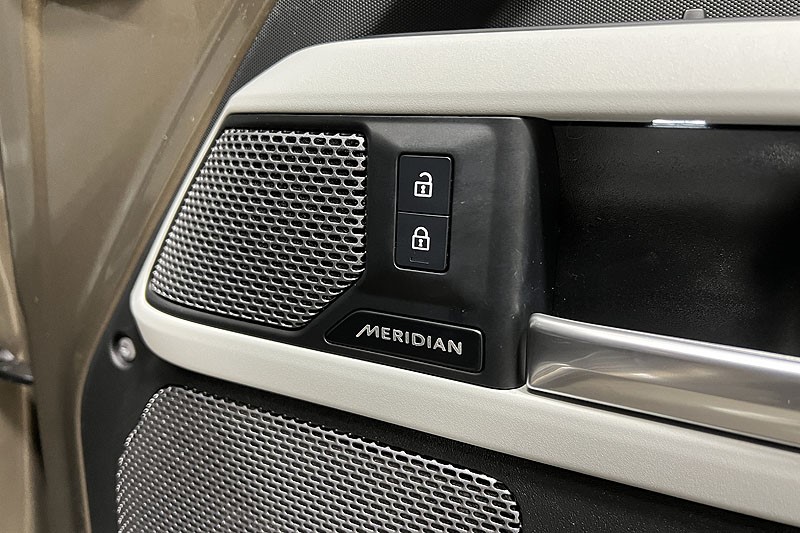 2023 (23) LAND ROVER DEFENDER 3.0 D250 X-Dynamic SE 90 3dr Auto 4994097