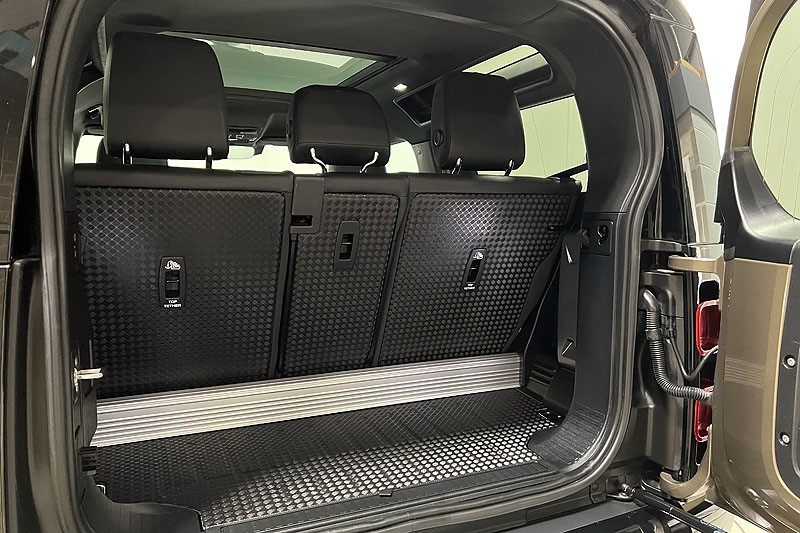 2023 (23) LAND ROVER DEFENDER 3.0 D250 X-Dynamic SE 90 3dr Auto 4994122