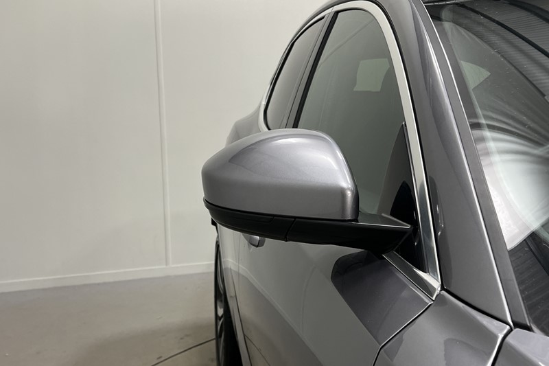 2022 (22) JAGUAR E-PACE 2.0 D200 R-Dynamic HSE 5dr Auto 5001650