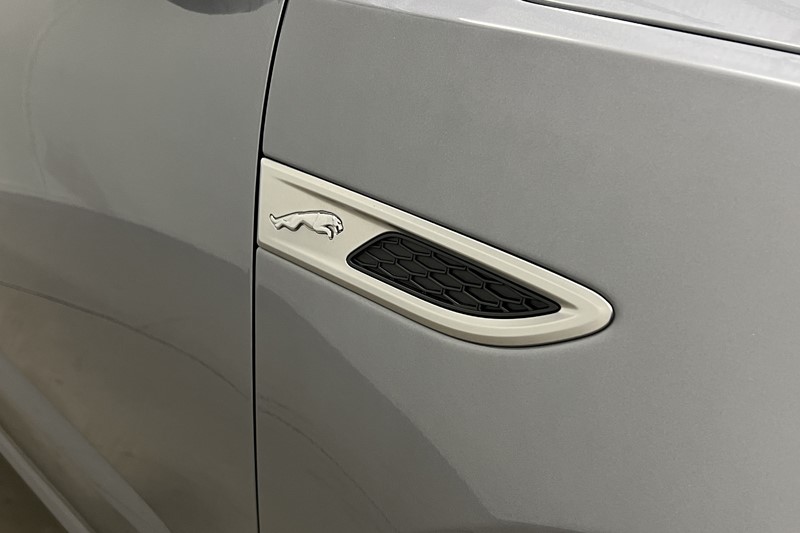 2022 (22) JAGUAR E-PACE 2.0 D200 R-Dynamic HSE 5dr Auto 5001651