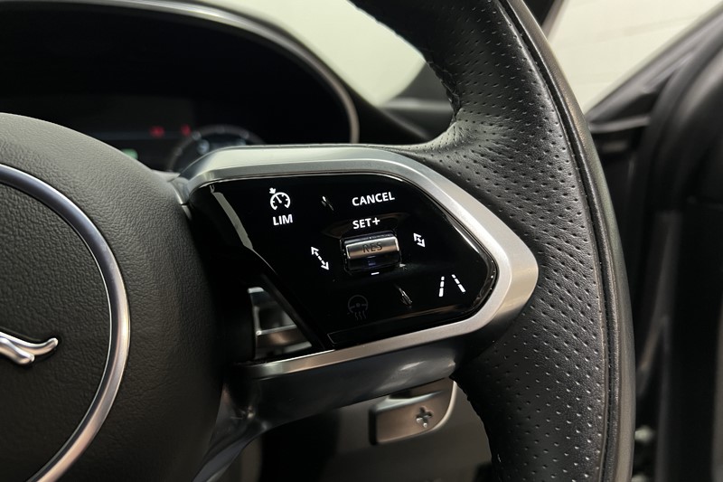 2022 (22) JAGUAR E-PACE 2.0 D200 R-Dynamic HSE 5dr Auto 5001621