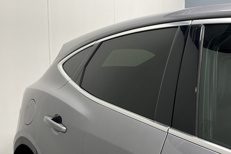 2022 (22) JAGUAR E-PACE 2.0 D200 R-Dynamic HSE 5dr Auto 5001648