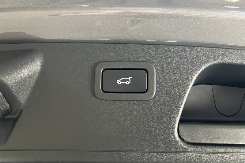 2022 (22) JAGUAR E-PACE 2.0 D200 R-Dynamic HSE 5dr Auto 5001644