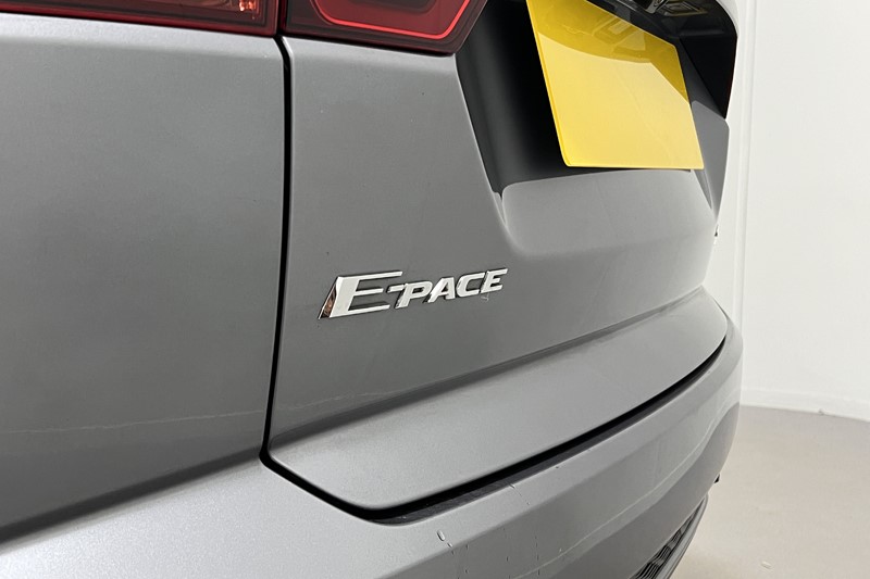 2022 (22) JAGUAR E-PACE 2.0 D200 R-Dynamic HSE 5dr Auto 5001646